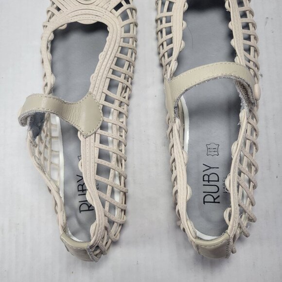 Ruby Label Women Woven Beige Lattice Mary Jane Flats Size 36 US 5/5.5 - Picture 4 of 8
